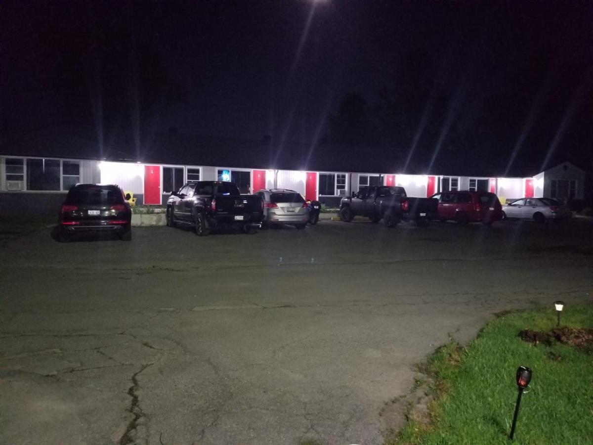 Nites Inn Motel Cornwall Esterno foto